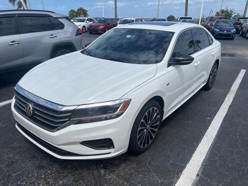 2022 Volkswagen Passat 2.0T Limited Edition