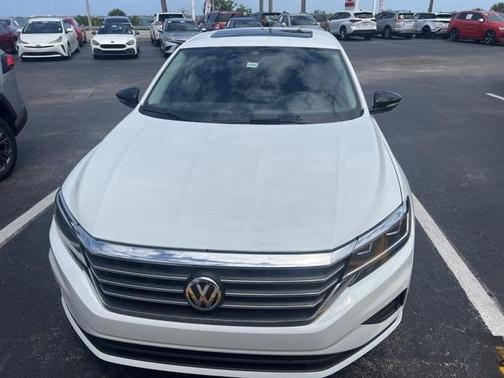 2022 Volkswagen Passat 2.0T Limited Edition