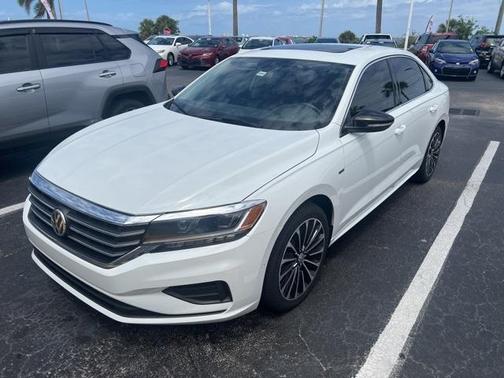 2022 Volkswagen Passat 2.0T Limited Edition