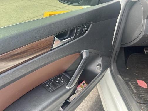 2022 Volkswagen Passat 2.0T Limited Edition