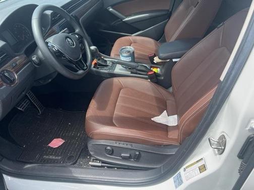 2022 Volkswagen Passat 2.0T Limited Edition