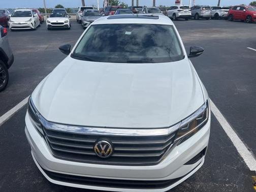 2022 Volkswagen Passat 2.0T Limited Edition