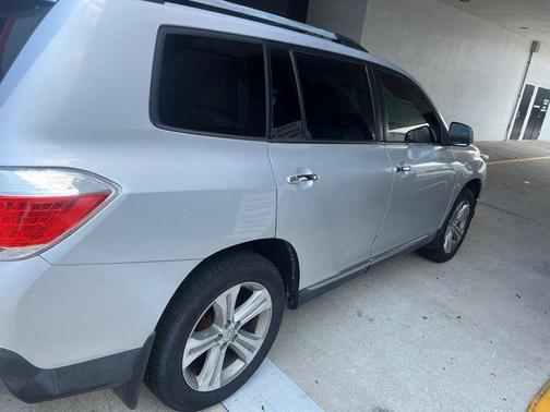 Classic Silver Metallic 2012 Toyota Highlander Limited