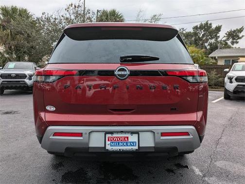 2024 Nissan Pathfinder SL FWD