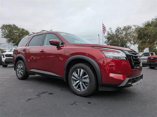 2024 Nissan Pathfinder SL FWD