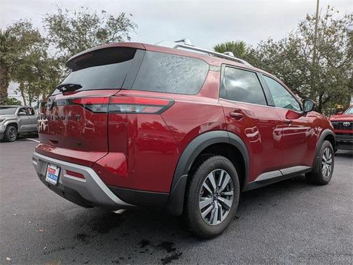 2024 Nissan Pathfinder SL FWD