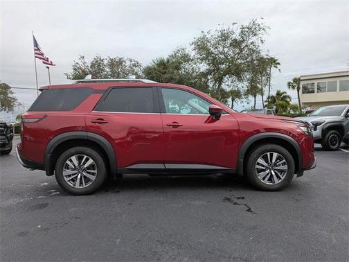 2024 Nissan Pathfinder SL FWD