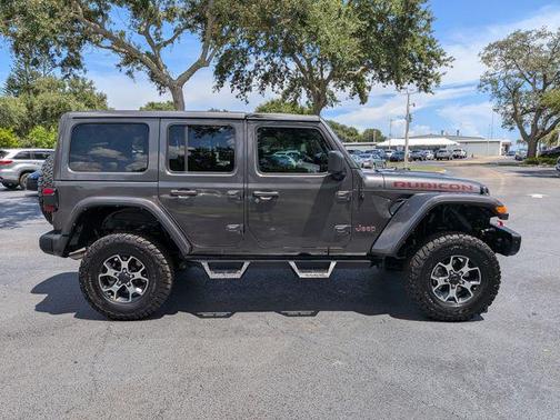 Granite Crystal Metallic Clearcoat 2022 Jeep Wrangler Unlimited Rubicon