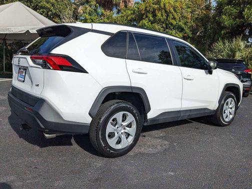 2020 Toyota RAV4 LE