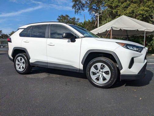 2020 Toyota RAV4 LE