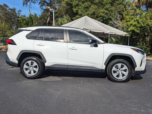 2020 Toyota RAV4 LE
