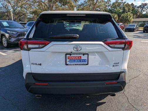 2025 Toyota RAV4 Hybrid XLE