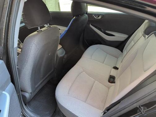 2021 Hyundai IONIQ Plug-In Hybrid SE