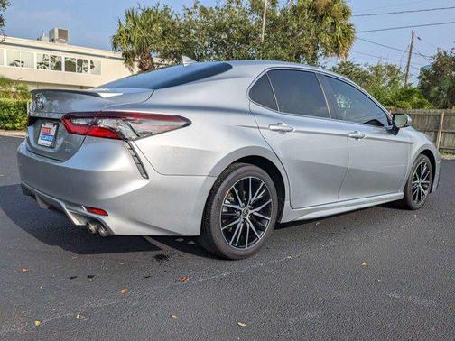 Celestial Silver Metallic 2023 Toyota Camry SE