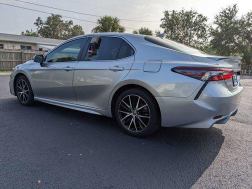 Celestial Silver Metallic 2023 Toyota Camry SE
