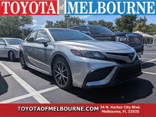 Celestial Silver Metallic 2023 Toyota Camry SE