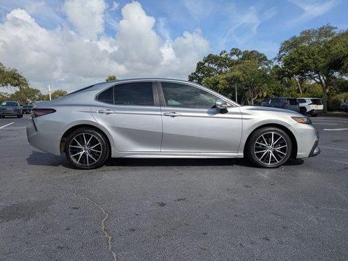 Celestial Silver Metallic 2023 Toyota Camry SE