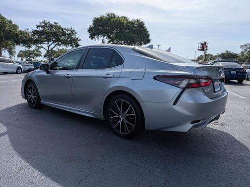 Celestial Silver Metallic 2023 Toyota Camry SE