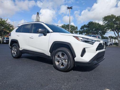 2025 Toyota RAV4 Hybrid LE