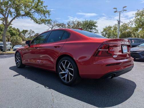 2020 Volvo S60 T6 Momentum