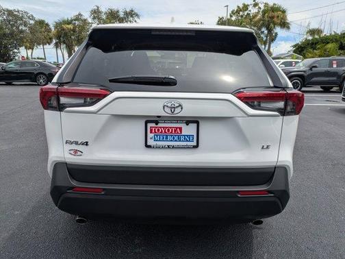 2025 Toyota RAV4 LE