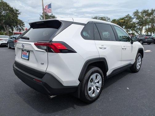 2025 Toyota RAV4 LE