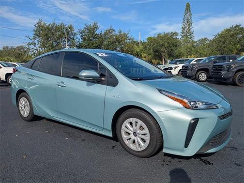 2022 Toyota Prius LE
