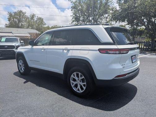 Bright White Clearcoat 2022 Jeep Grand Cherokee Limited