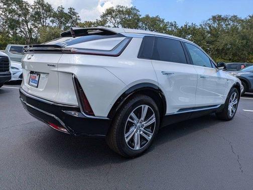 2024 Cadillac LYRIQ Tech