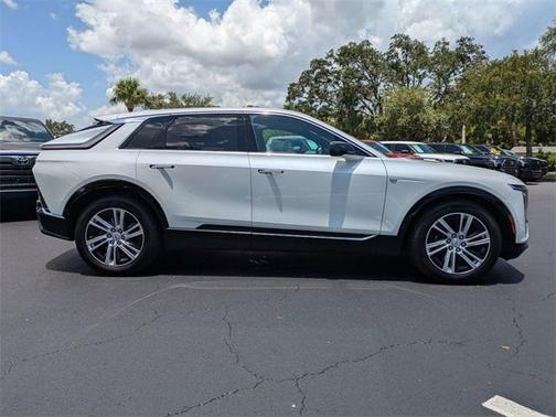 2024 Cadillac LYRIQ Tech