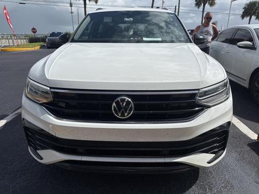 2022 Volkswagen Tiguan 2.0T SE R-Line Black