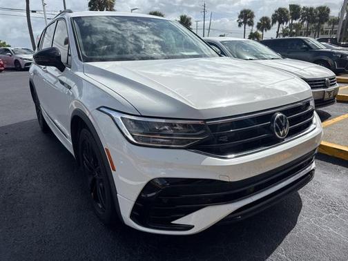 2022 Volkswagen Tiguan 2.0T SE R-Line Black