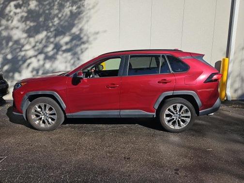 2021 Toyota RAV4 XLE Premium