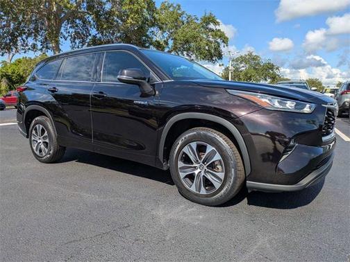 2020 Toyota Highlander Hybrid XLE