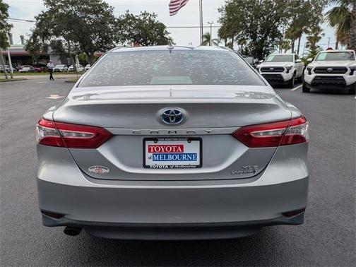 2020 Toyota Camry Hybrid XLE