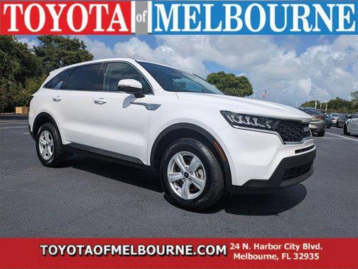 White Pearl 2022 Kia Sorento LX