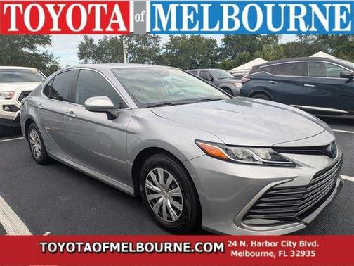2022 Toyota Camry Hybrid LE