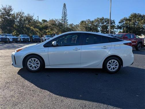 2019 Toyota Prius LE