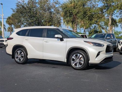 2024 Toyota Highlander XLE