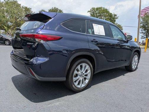 2022 Toyota Highlander Hybrid Limited