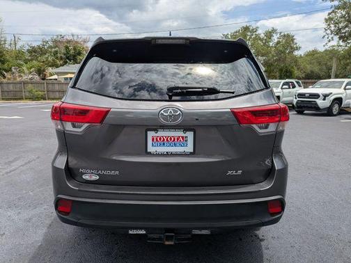 Predawn Gray Mica 2018 Toyota Highlander XLE