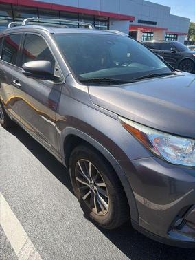 Predawn Gray Mica 2018 Toyota Highlander XLE