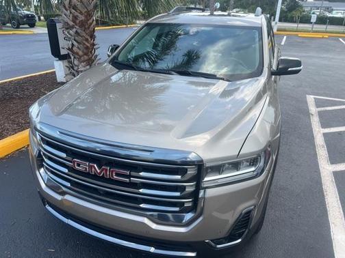 2022 GMC Acadia AT4