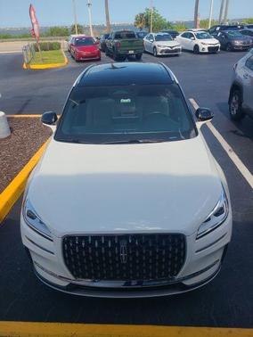 Pristine White Metallic Tri-Coat 2023 Lincoln Corsair Reserve