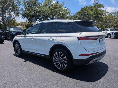 Pristine White Metallic Tri-Coat 2023 Lincoln Corsair Reserve