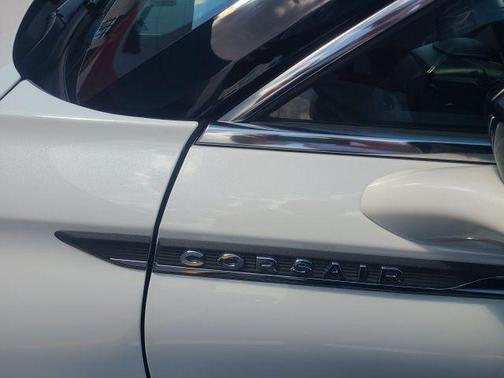 Pristine White Metallic Tri-Coat 2023 Lincoln Corsair Reserve