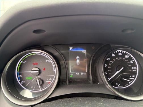 Ice Cap 2024 Toyota Camry Hybrid SE