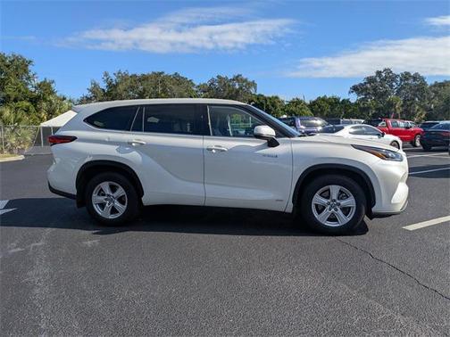 2021 Toyota Highlander Hybrid LE