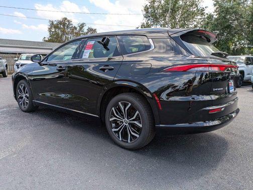 2025 Toyota Crown Signia XLE