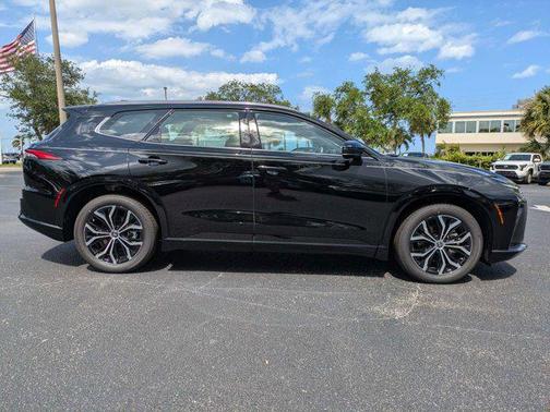 2025 Toyota Crown Signia XLE